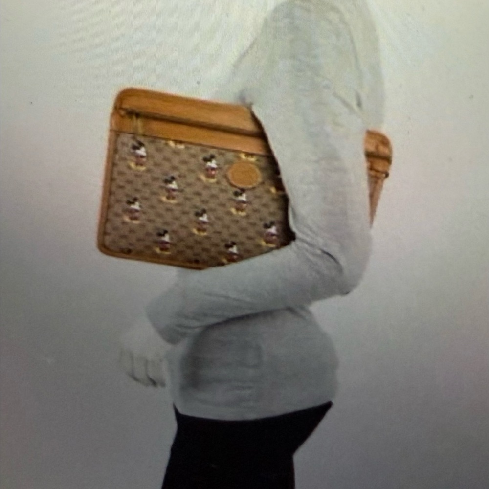 Gucci, new with tags in‎ original box, GG canvas, Mickey Mouse pouch clutch bag - Picture 7 of 12